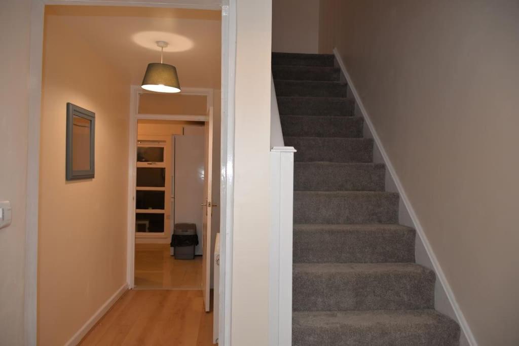 London 4 Bedroom House Εξωτερικό φωτογραφία
