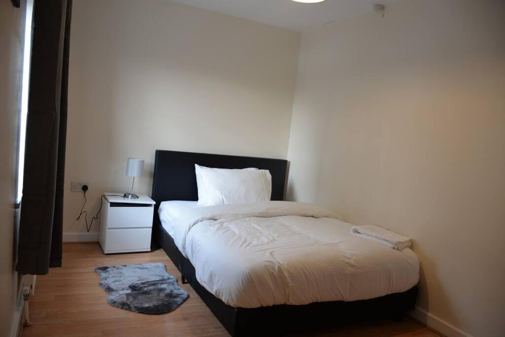 London 4 Bedroom House Εξωτερικό φωτογραφία