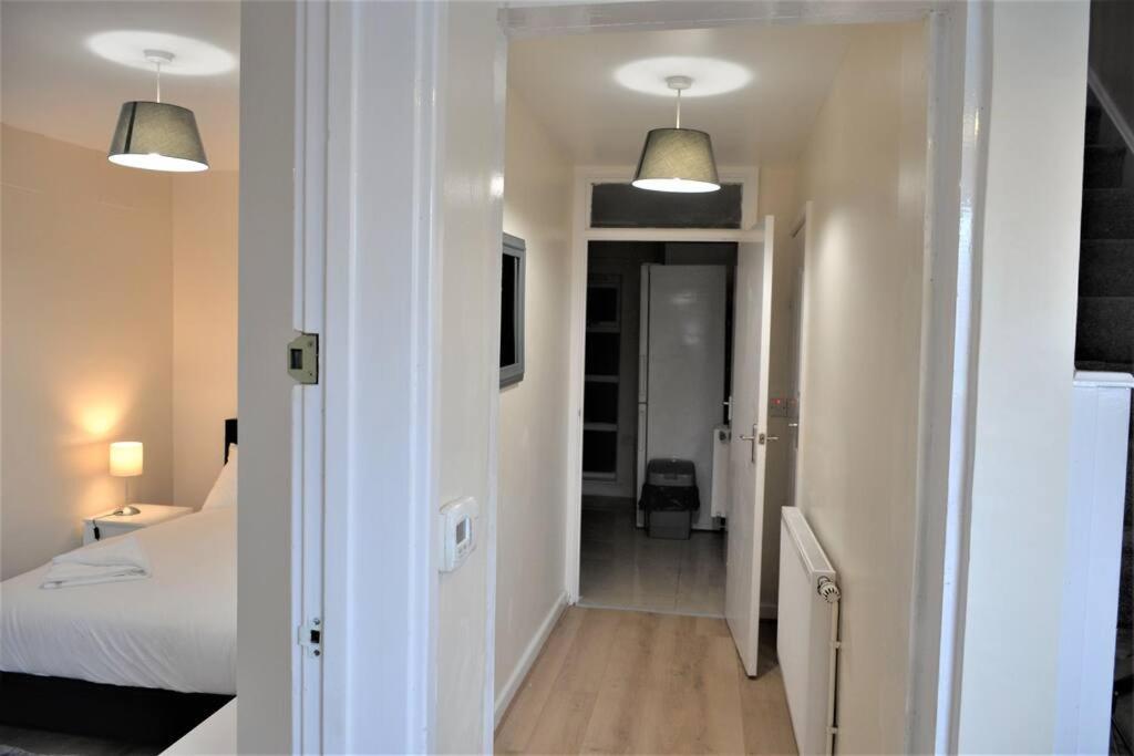 London 4 Bedroom House Εξωτερικό φωτογραφία